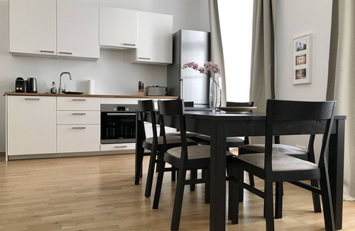 Josefstadt Apartment | Prime City-Center Suite: Guest Rated 10/10 with Kitchen