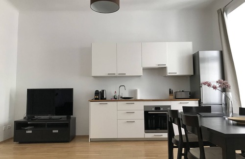 Josefstadt Apartment | Prime City-Center Suite: Guest Rated 10/10 with Kitchen