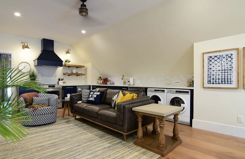 Kingsville House | Experience Premium Coach House on Lake Erie’s Shores