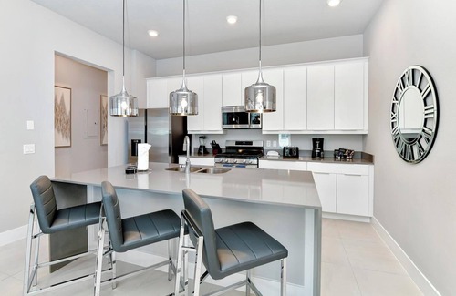 Reunion Hotel | Modern Condo with Outdoor Patio & Water Park Access in Orlando