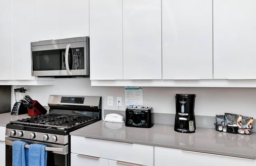 Reunion Hotel | Modern Condo with Outdoor Patio & Water Park Access in Orlando