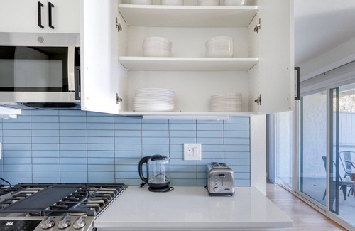 Cupertino Apartment | Modern 2BR Cupertino Retreat with BBQ & Parking