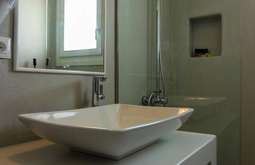 Ano Meria Villa | Discover Villa Jasdero: 2 Bedrooms & Scenic Sea Views