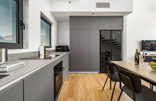 Giv'atayim Apartment | Premium Furnished Apt in TLV 2BR with AC and Wi-Fi