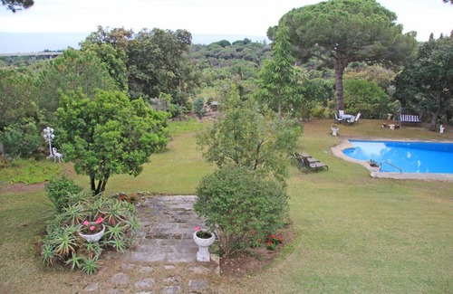 Sant Andreu de Llavaneres House | Discover Premium Habitat Terramar: Family-Friendly Retreat