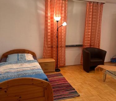 Frommern Apartment | Stylish Handwerker Zimmer for Your Next Getaway