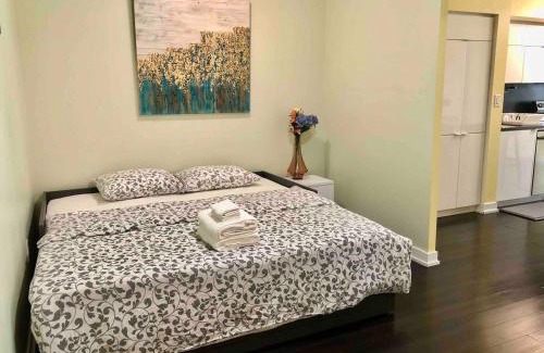 Toronto Entertainment District Hotel | Premium INN with Views