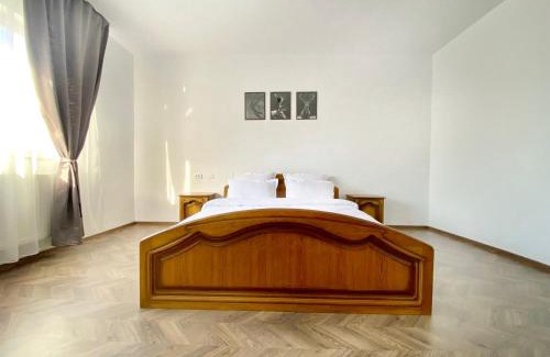 Borsa Ski Chalet | Mountain View Chalet - Rated 10/10, Family & Pet Friendly