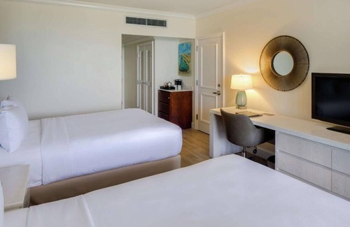 Garrison Historic Area Hotel | Premium Ocean View 2 Double Beds