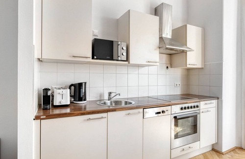 Rudolfsheim-Funfhaus Apartment | Cozy 1BR Premium Apartment with Elevator in Penzing
