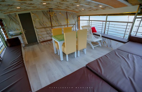 Alappuzha Boat Rental | Premium private room in sharing houseboat with all meals
