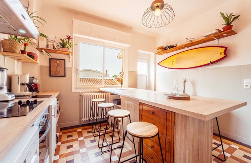Biscarrosse Plage House | Cozy Premium Room with King Bed & Private Shower