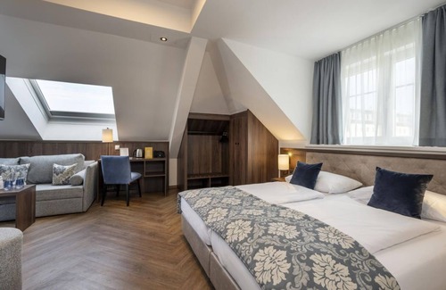Taxham Bed & Breakfast | Delightful Double Room at Salzburg Hotel Lilienhof