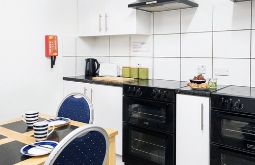 Taunton Hotel | Guest Rated 9.4: Premium Ensuite at Royal Ashton Town House