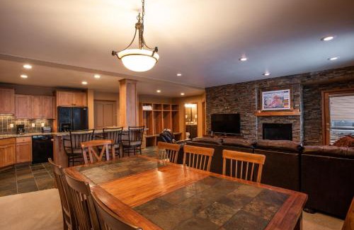 Winter Park Apartment | Scenic Two Bedroom Zephyr Mountain Lodge Condo with Hot Tub