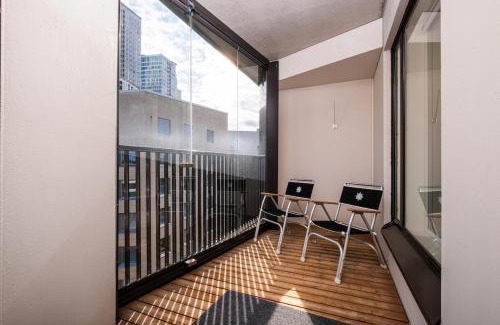 Kallio Apartment | Premium Stay With Air Conditioning and Sea View Balcony