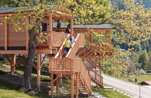 Kotschach-Mauthen Ski Chalet | Top-Rated Tree House Retreat with Pool and Kitchen Access