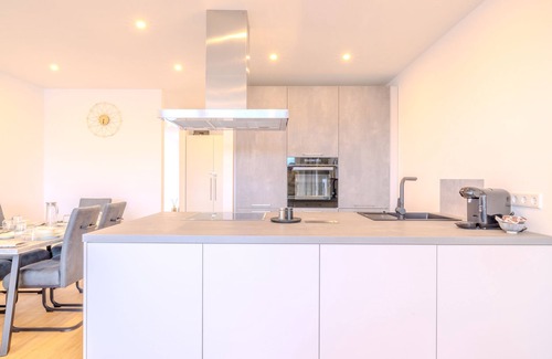 Langscheid Apartment | Guest Rated 10/10 - Premium Zuhause with Seeblick Balkon