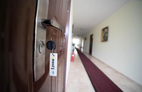 Veliko Gradiste Apartment | Discover Oceanfront Comfort at Prenoćište Leona