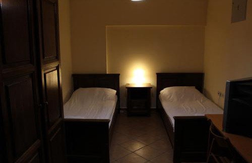 Slavonski Brod Bed & Breakfast | Budget-Friendly Stay at Prenoćište "Magnus" with Hot Tub