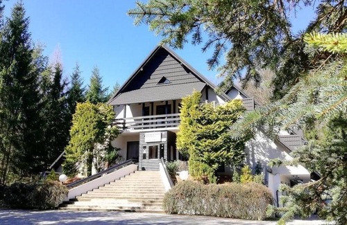 Velenje House | Relaxing Double Room with Balcony and Scenic Hills View