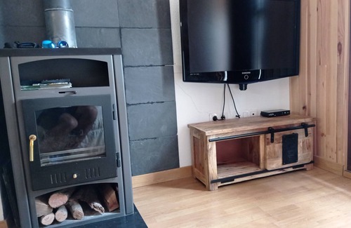 Canfranc Apartment | Comfortable Preowned Apartment with Family-Friendly Amenities