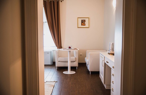 Bizeljsko Bed & Breakfast | Experience Comfort at VILA ISTENIČ with Family-Friendly Amenities