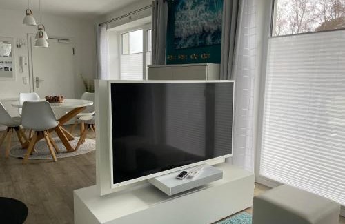 Ostseebad Prerow Apartment | Seaside Retreat in Prerow with Ocean Views & Private Beach