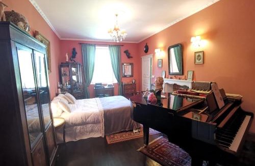 Vosges Bed & Breakfast | Cozy Presbytere: Family-Friendly with Delicious Breakfast