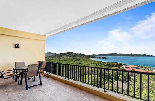 Playa Flamingo Apartment | Presidential Suite 22 Flamingo: Ocean Views & Top Amenities
