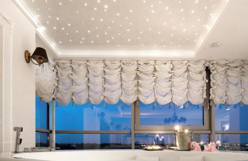 Klaipeda Apartment | Elegant President Jacuzzi Apartment with Hot Tub & High Ratings