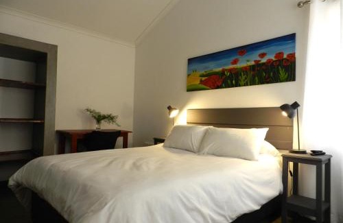 Kroondal Bed & Breakfast | Relax at President Paul Kruger Guest Lodge with Ocean Views