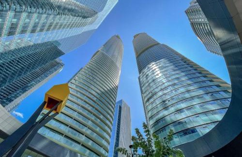 Downtown Toronto Apartment | Elegant Presidential Suite in Downtown with Scenic Views