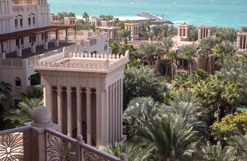 Al Sufouh 1 House | Elegant Presidential Suite with Ocean Views by Luxury Bookings