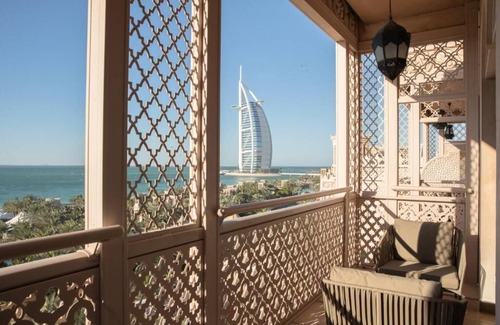 Al Sufouh 1 House | Elegant Presidential Suite with Ocean Views by Luxury Bookings