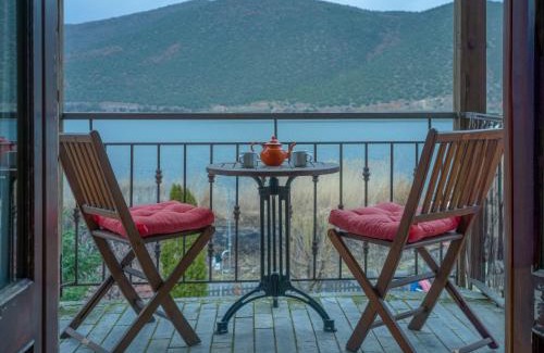Prespes Apartment | Family-Friendly Prespes Lake View Apartment with 9.5 Rating