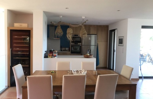 Giens Villa | Presqu'ile de Giens: Sea View Retreat with Pool & 10/10 Rating