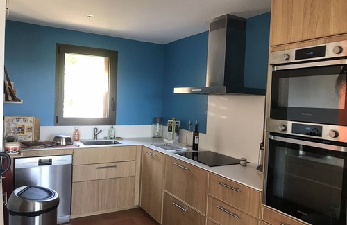 Giens Villa | Presqu'ile de Giens: Sea View Retreat with Pool & 10/10 Rating