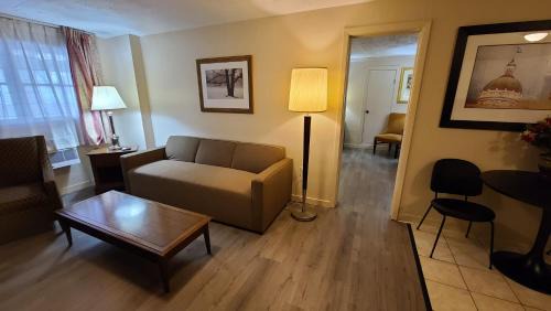 Erie Hotel | Presque Isle Motel