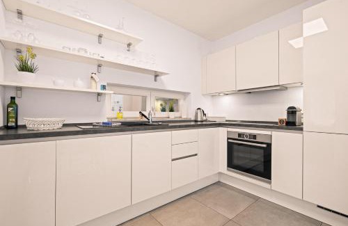 Waggershausen Apartment | Pet-Friendly Prestige 2 Apartment with Great Guest Ratings