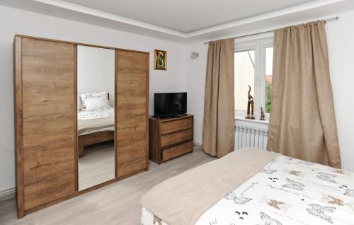 Elblag Apartment | Prestige Apartment: Top-Rated Stay with Pet-Friendly Perks