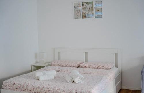 Paradiso Apartment | Prestige Apartment: Family-Friendly Retreat with High Ratings