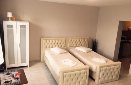 Saint-Josse-ten-Noode Apartment | Family-Friendly Prestige Flats for Memorable Stays