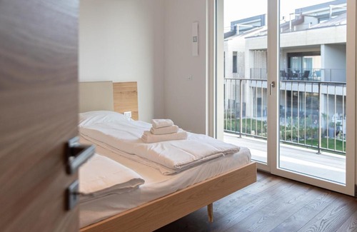 Peschiera del Garda House | Elegant Prestige Garda Home - Relax by the Private Beach