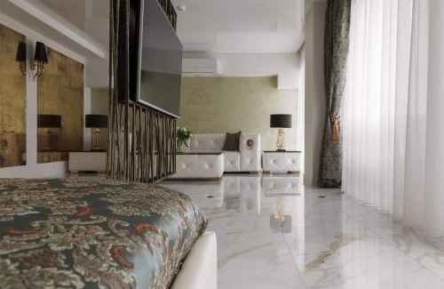Klaipeda Apartment | Elegant Prestige Jacuzzi Apartment with Hot Tub Access