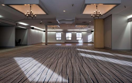 Rossland Hotel | Pet-Friendly Prestige Mountain Resort in Beautiful Rossland