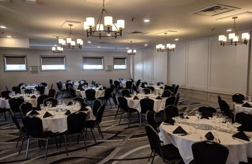 Rossland Hotel | Pet-Friendly Prestige Mountain Resort in Beautiful Rossland