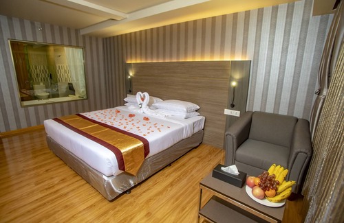 Bahan Hotel | Premier Prestige Residences at Golden Valley - 4-Star Stay