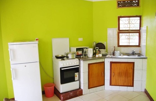 Entebbe Hotel | Exceptional Prestige Resort Cottages with Family-Friendly Amenities