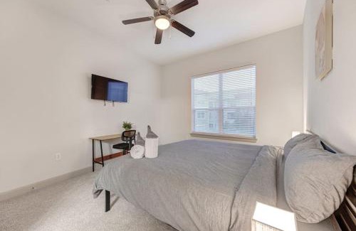Astrodome Apartment | Prestige Retreat with Wi-Fi, Pool, Parking, Pets Ok